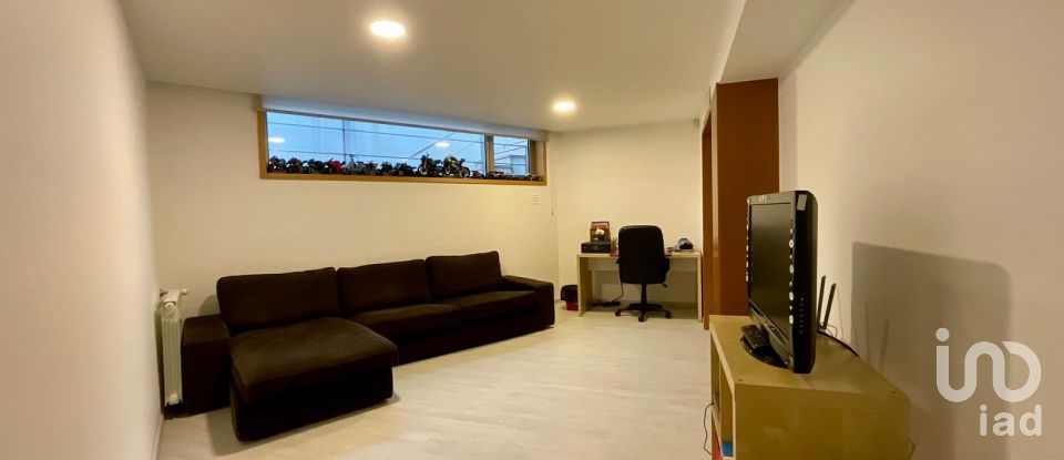 Casa T3 em Arcozelo de 259 m²