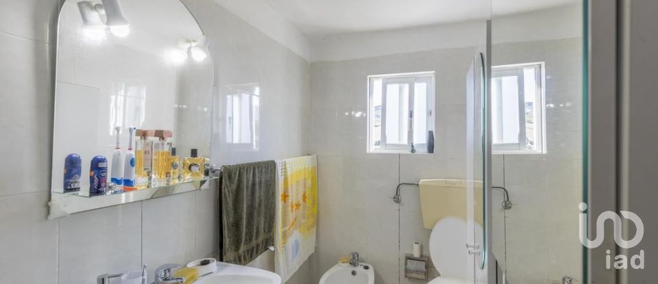 Maison T2 à Arruda dos Vinhos de 150 m²