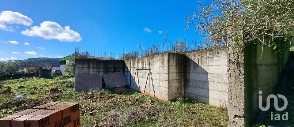 Terreno em Rio Maior de 4 500 m²