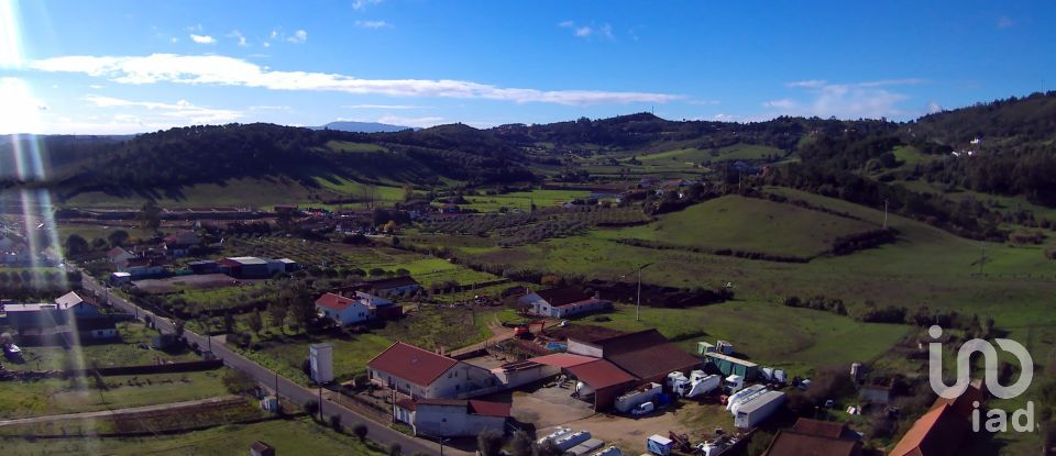 Terreno em Rio Maior de 4 500 m²