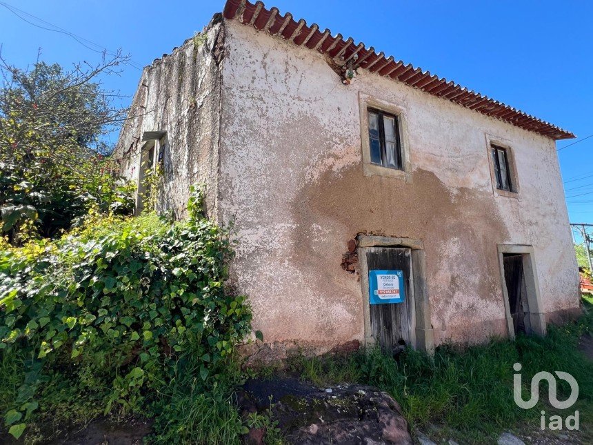 Casa / Villa T0 em Eiras E São Paulo De Frades de 80 m²