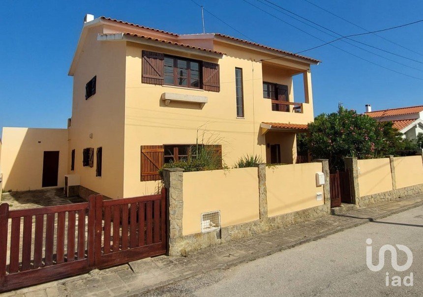 Casa / Villa T6 em Carvoeira de 148 m²