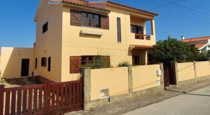 Casa / Villa T6 em Carvoeira de 148 m²