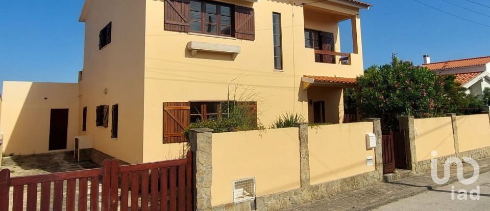 Maison T6 à Carvoeira de 148 m²