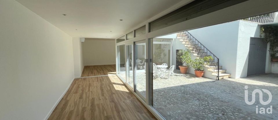 House T4 in Olivais of 200 m²