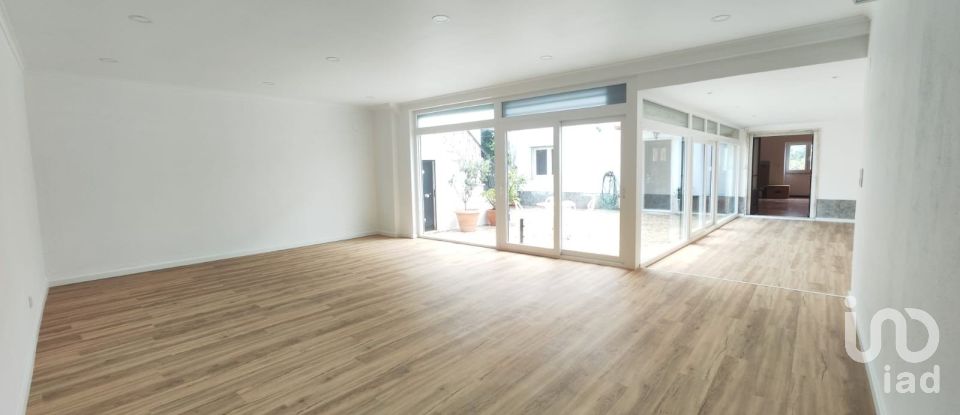 Maison T4 à Olivais de 200 m²