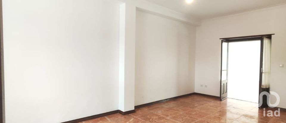 House T4 in Olivais of 200 m²