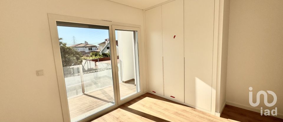 Maison traditionnelle T4 à Fernão Ferro de 120 m²