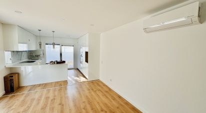 Casa T4 em Fernão Ferro de 120 m²