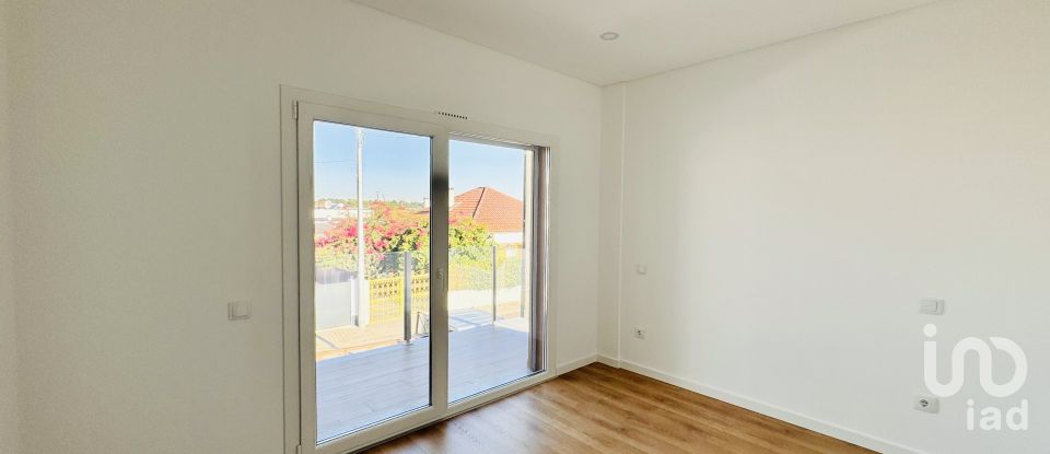 Gîte T4 à Fernão Ferro de 111 m²