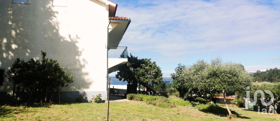 Maison traditionnelle T5 à Campos e Vila Meã de 183 m²