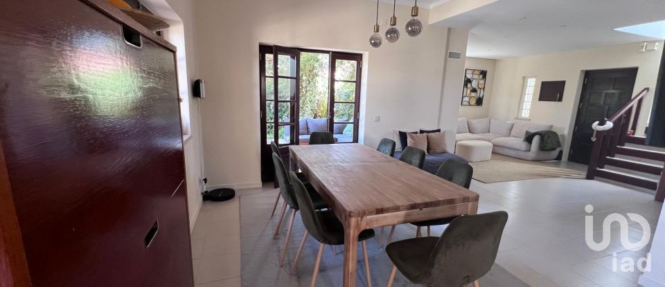 Maison T6 à Carvoeira de 148 m²