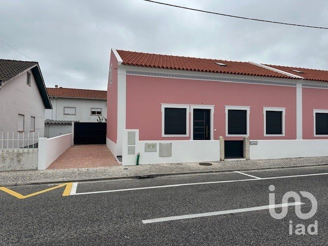 Maison traditionnelle T4 à Marinha Grande de 200 m²