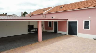 Maison traditionnelle T4 à Marinha Grande de 200 m²