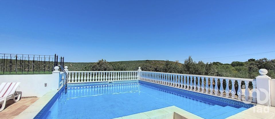 Traditional house T3 in Loulé (São Clemente) of 126 m²