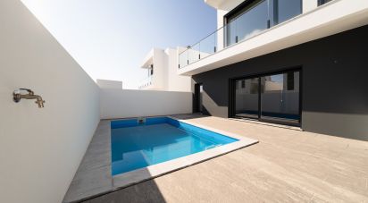 Maison T3 à Atouguia da Baleia de 128 m²