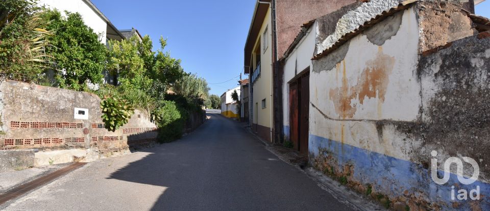 Maison traditionnelle T3 à Semide e Rio Vide de 174 m²