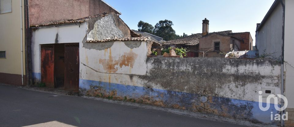 Maison traditionnelle T3 à Semide e Rio Vide de 174 m²