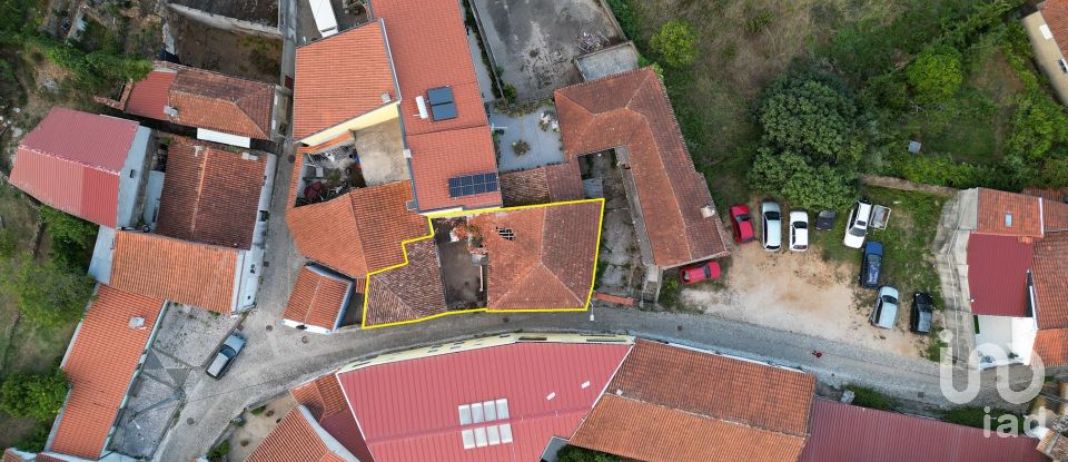 Casa tradicional T3 em Miranda do Corvo de 111 m²