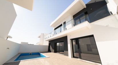 House T3 in Atouguia da Baleia of 128 m²