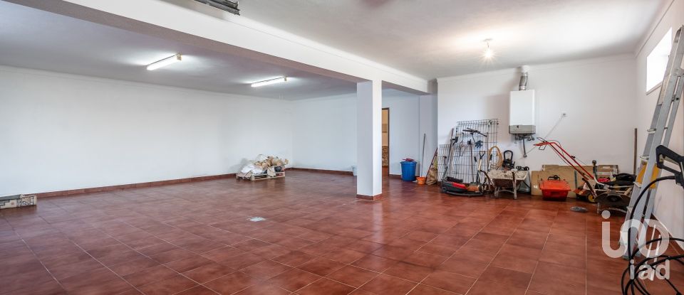 Maison traditionnelle T4 à Caldas da Rainha - Nossa Senhora do Pópulo, Coto e São Gregório de 484 m²