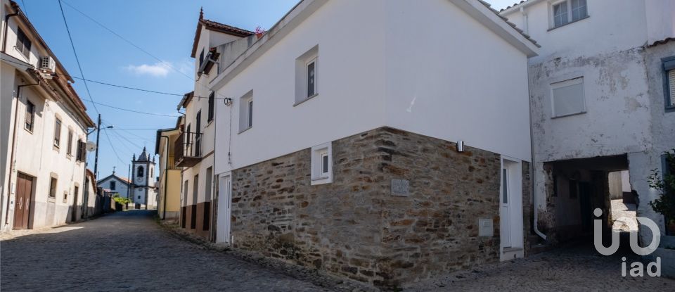 Gîte T2 à Pinheiro de Coja e Meda de Mouros de 97 m²