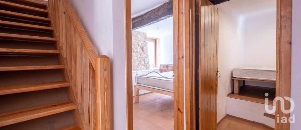 Lodge T3 in Santiago da Guarda of 262 m²