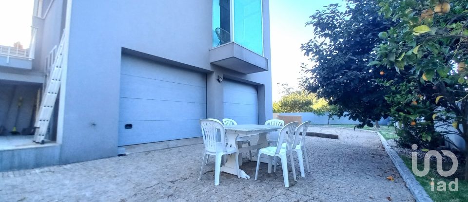 House T4 in Retorta e Tougues of 190 m²