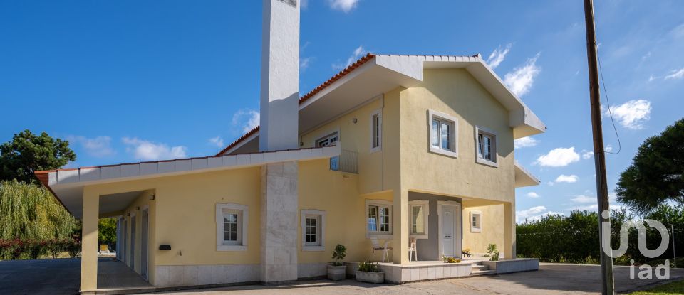 Casa / Villa T4 em Pinhal Novo de 323 m²