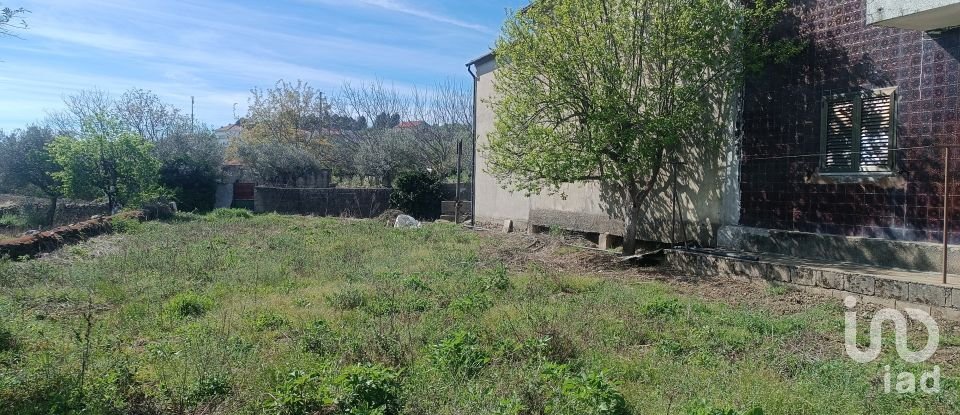 Maison de campagne T4 à Lagoaça e Fornos de 80 m²