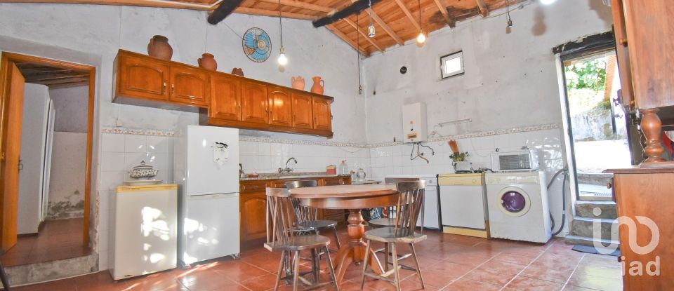 Casa tradicional T2 em São Miguel, Santa Eufémia e Rabaçal de 132 m²