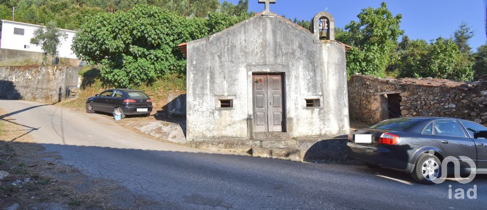 Casa tradicional T2 em São Miguel, Santa Eufémia e Rabaçal de 132 m²