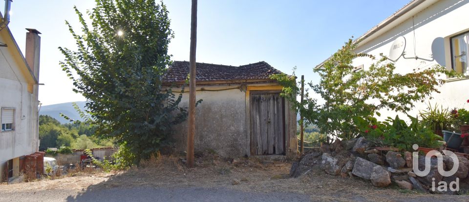 Maison traditionnelle T2 à São Miguel, Santa Eufémia e Rabaçal de 132 m²