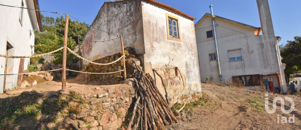 Casa tradicional T2 em São Miguel, Santa Eufémia e Rabaçal de 132 m²