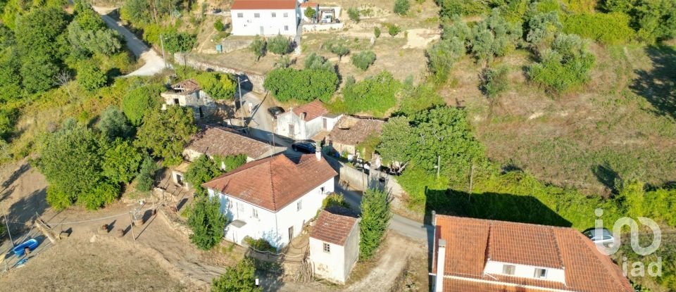 Maison traditionnelle T2 à São Miguel, Santa Eufémia e Rabaçal de 132 m²