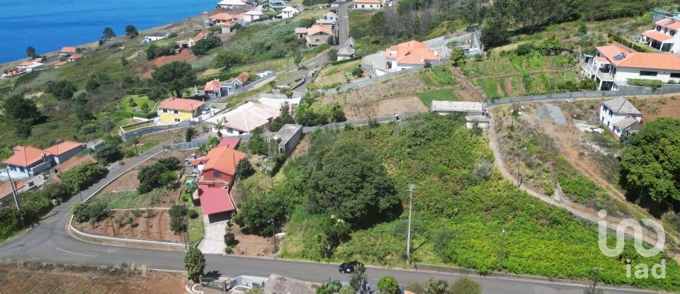 Land in Prazeres of 949 m²