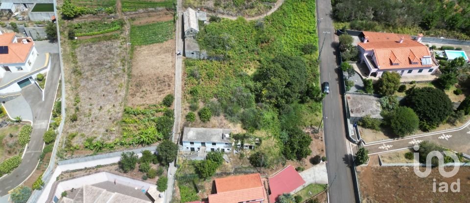 Land in Prazeres of 949 m²