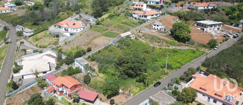 Land in Prazeres of 949 m²