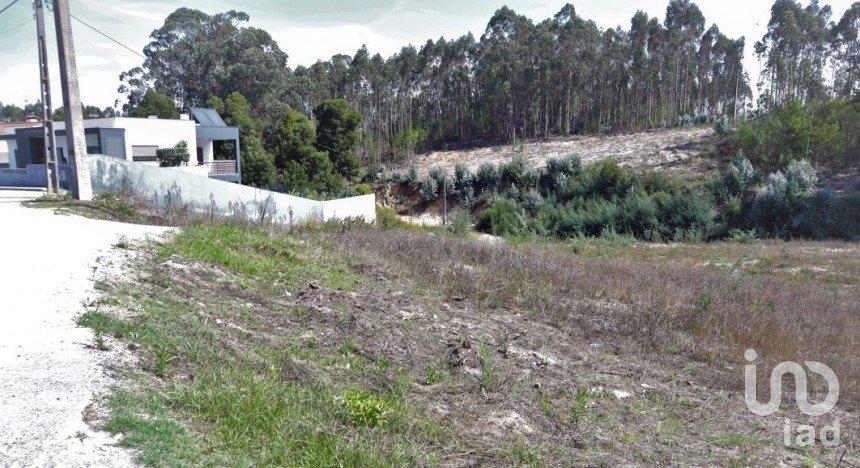 Land in Marrazes e Barosa of 1,077 m²