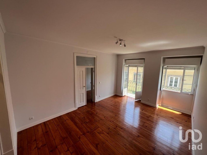 Apartamento T2 em Alcântara de 70 m²