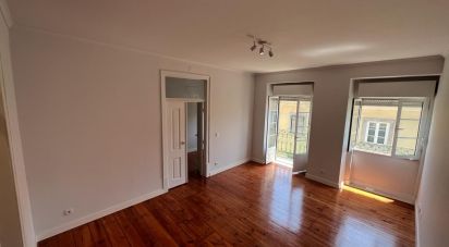 Apartamento T2 em Alcântara de 70 m²