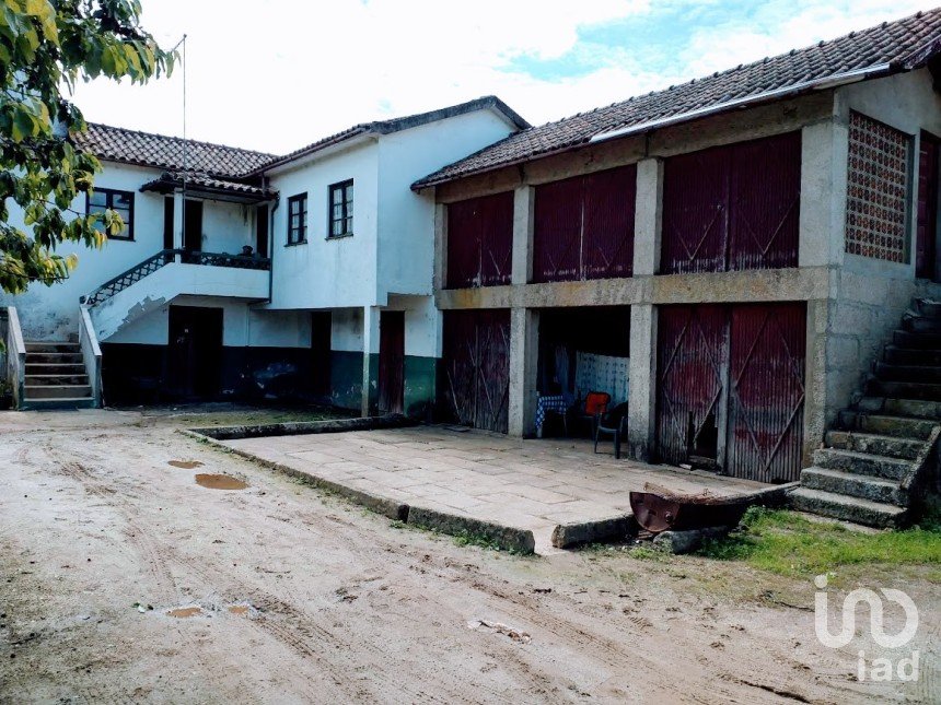 Casa de Campo T3 em Arco de Baúlhe e Vila Nune de 431 m²