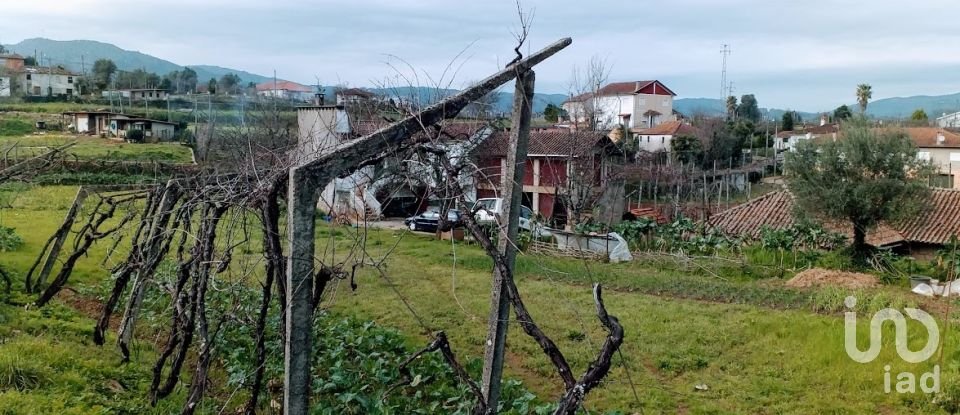 Maison de campagne T3 à Arco de Baúlhe e Vila Nune de 431 m²