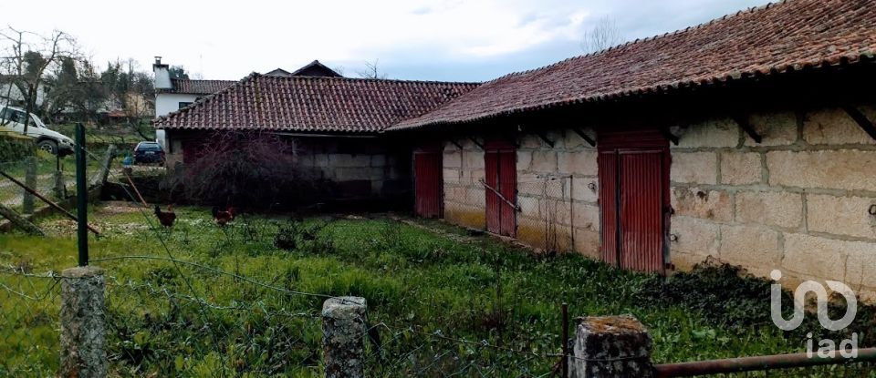 Maison de campagne T3 à Arco de Baúlhe e Vila Nune de 431 m²