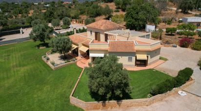 Casa / Villa T4 em Quelfes de 260 m²