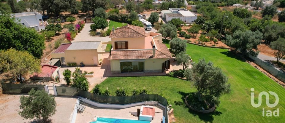 House T4 in Quelfes of 260 m²