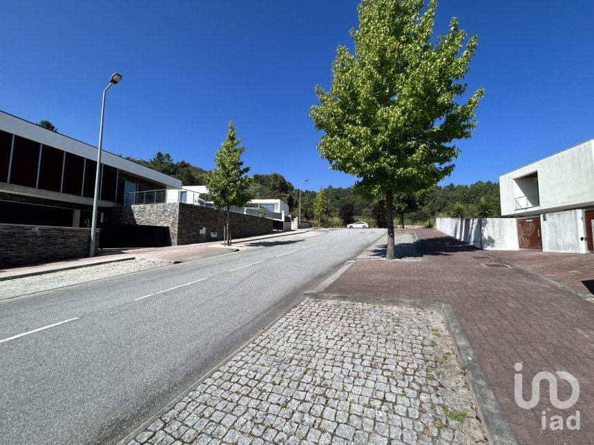 Land in Refojos de Basto, Outeiro e Painzela of 905 m²