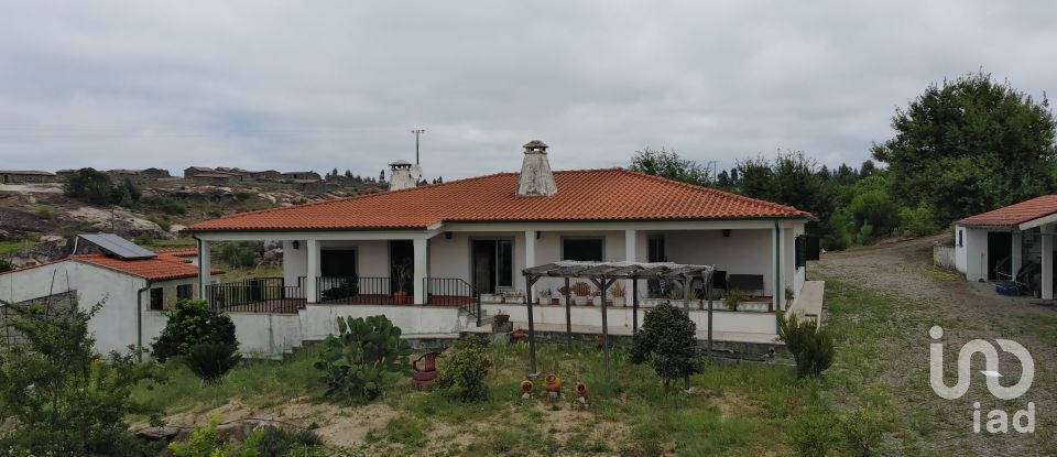 House T4 in Ervedal e Vila Franca da Beira of 374 m²