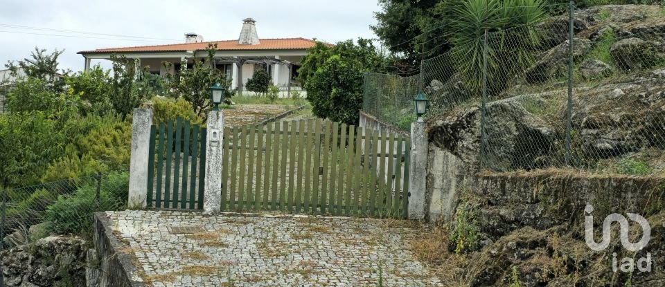 House T4 in Ervedal e Vila Franca da Beira of 374 m²