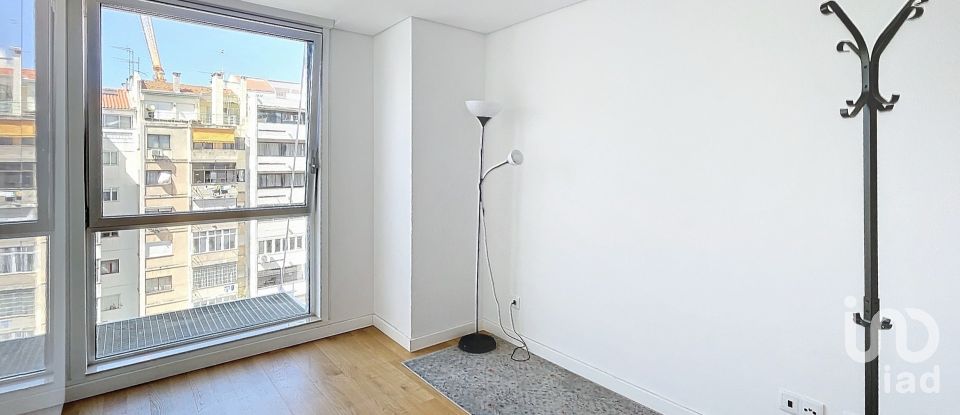 Apartment T2 in Avenidas Novas of 95 m²